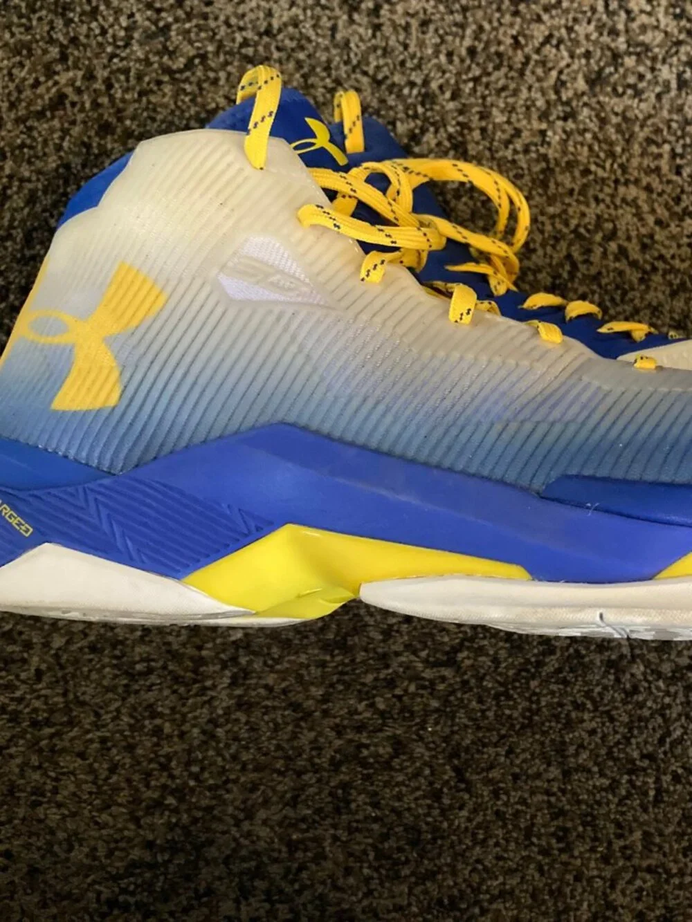 Under Armour High tops tennis shoes